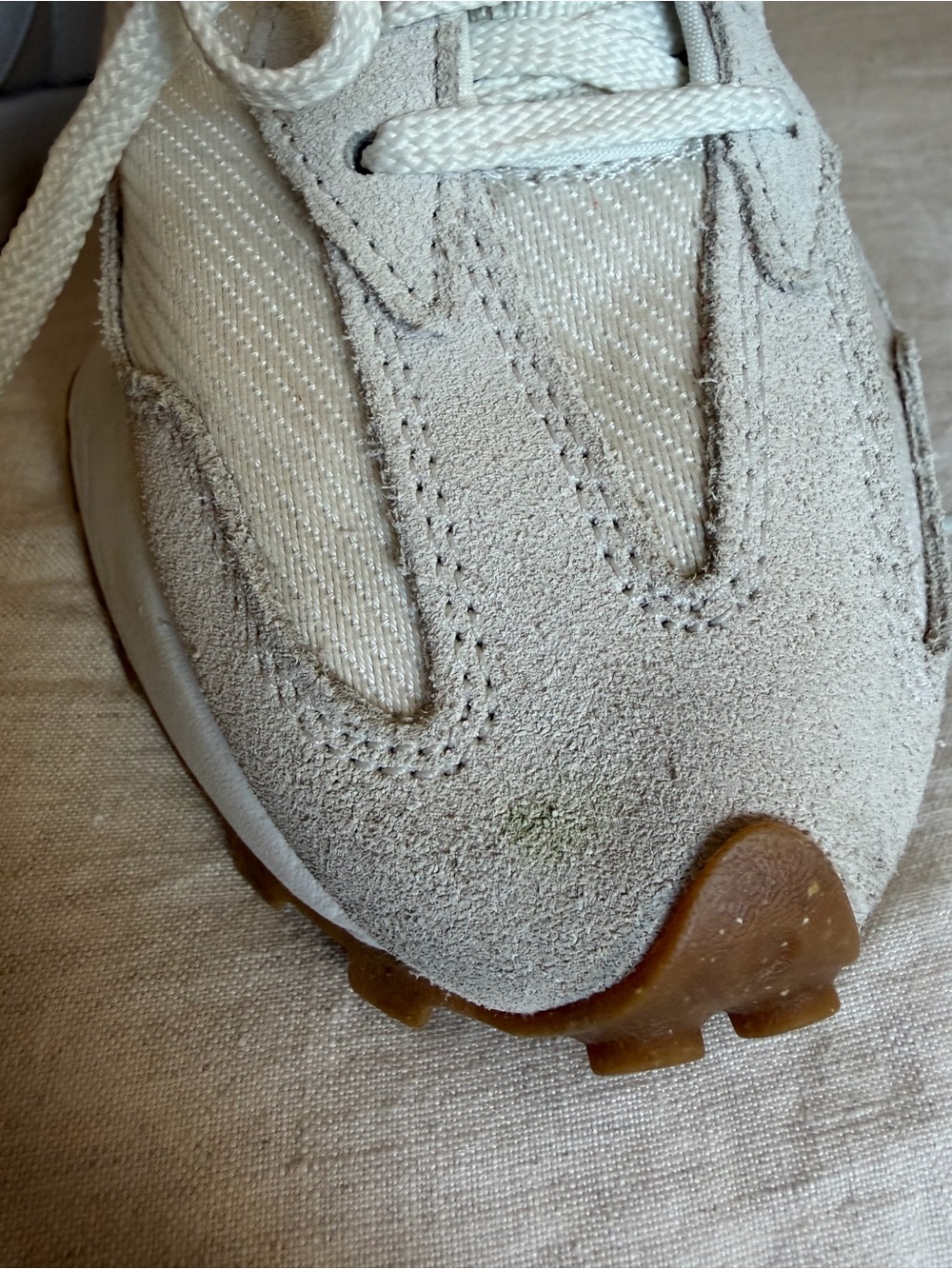 NEW BALANCE 327 White & Tan Leather-Trim Low-Top Sneakers - Picture 4 of 7